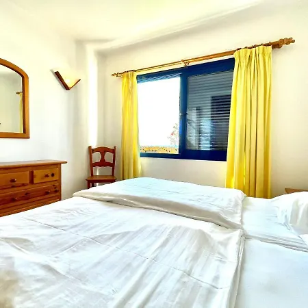 Nudist With Two Bedrooms, Sea And Pool Views In Lanzarote Apartman
