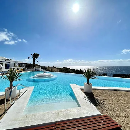 Nudist With Two Bedrooms, Sea And Pool Views In Lanzarote Apartman